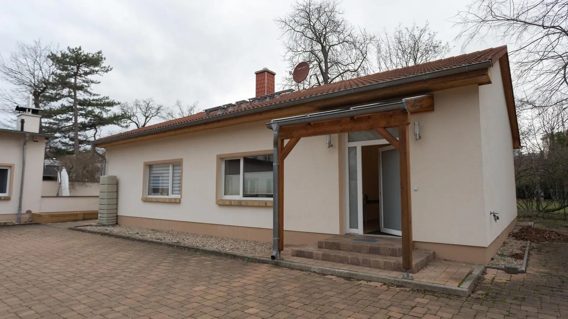 펜션 Stadthaus Mit 2 Schlafzimmern & Wohnzimmer Mit Kamin - Kostenloser Privat-Parkplatz Auf Dem Grundstueck 라이프치히