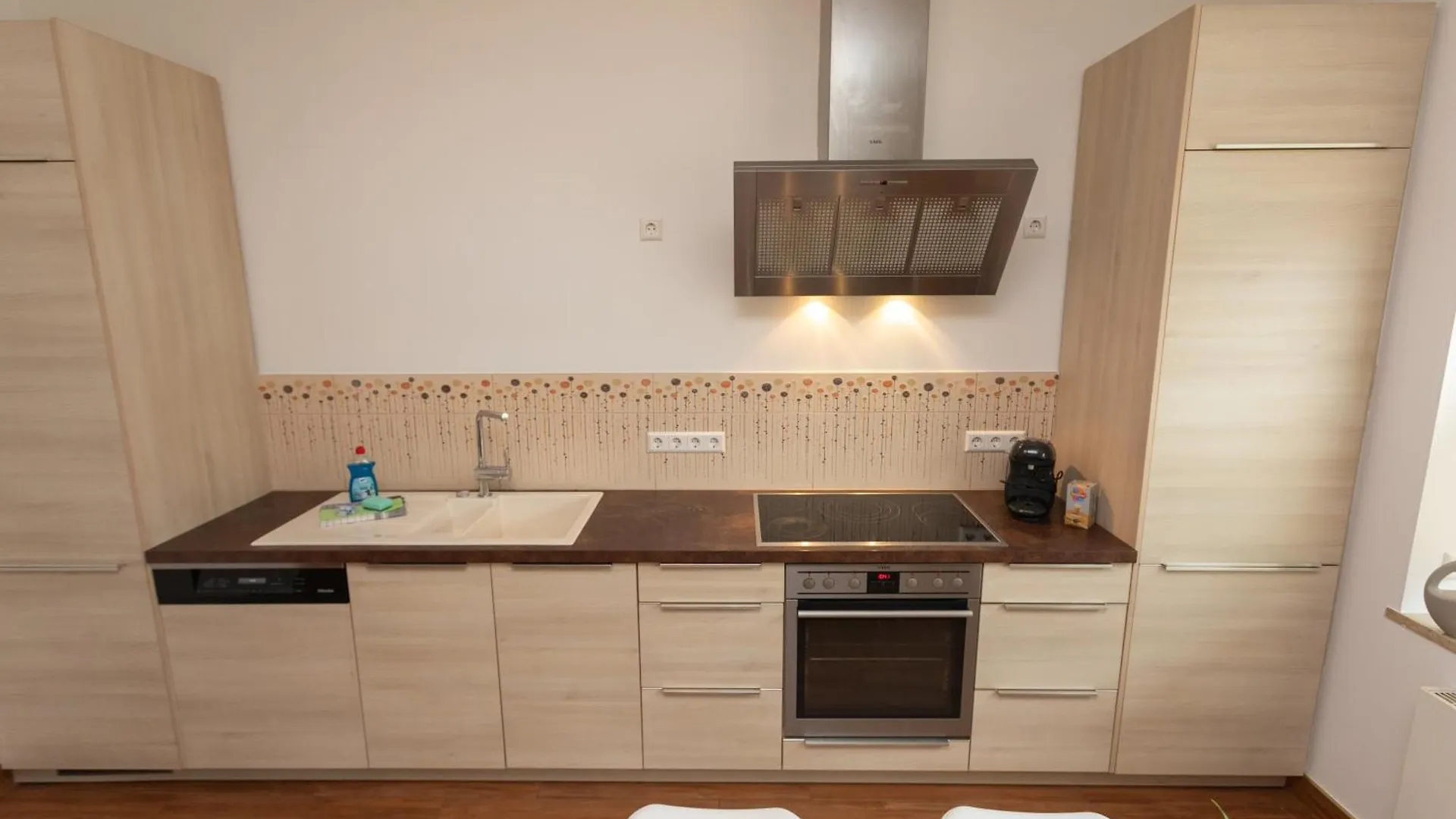 Stadthaus Mit 2 Schlafzimmern & Wohnzimmer Mit Kamin - Kostenloser Privat-Parkplatz Auf Dem Grundstueck 라이프치히 0*,