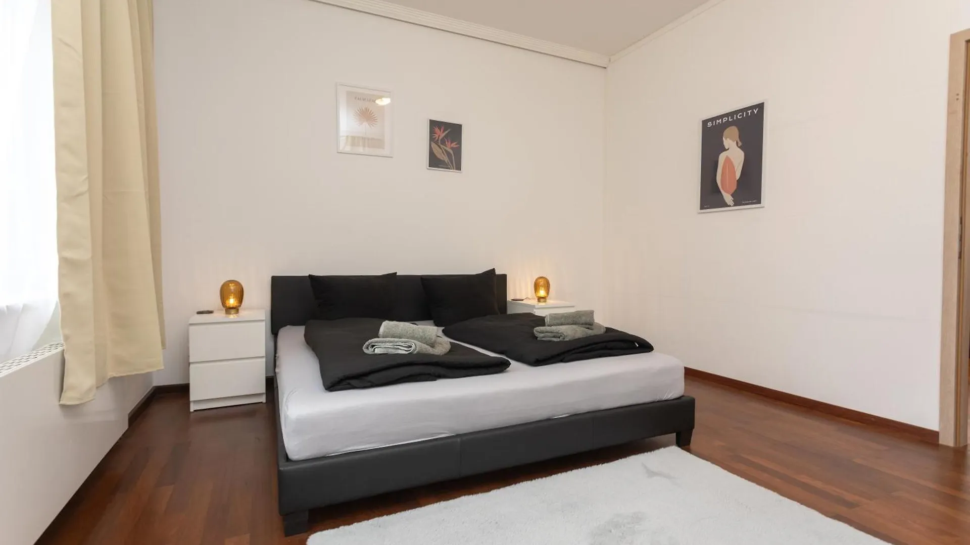 Holiday home Stadthaus Mit 2 Schlafzimmern & Wohnzimmer Mit Kamin - Kostenloser Privat-Parkplatz Auf Dem Grundstueck Leipzig